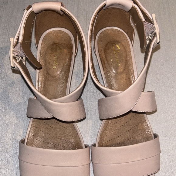 Clark’s ‘Acina’ Newport Women’s Leather Heeled Wedges Tan/Baby Pink color Sz 7.5 - Picture 6 of 11